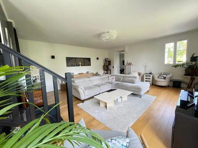 Maison - 163 m² - 7 pièces