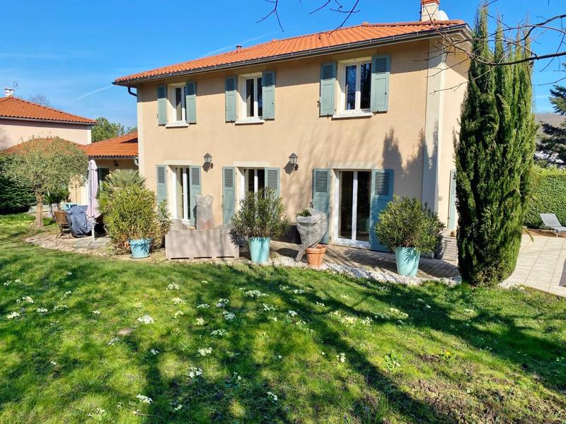 Maison - 208 m² - 7 pièces