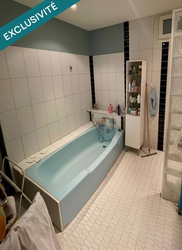 Maison - 221 m² - 7 pièces