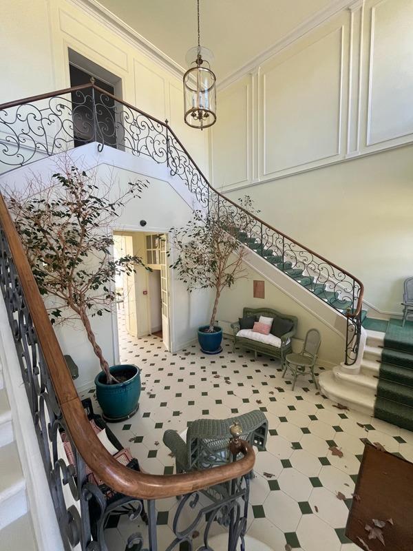 Château - 1 100 m² - 15 pièces