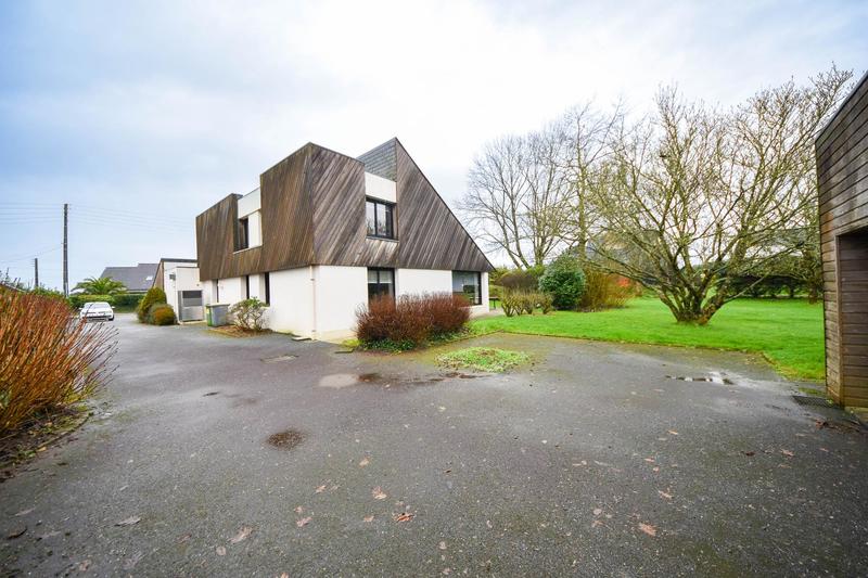 Maison d'architecte - 190 m² - 9 pièces