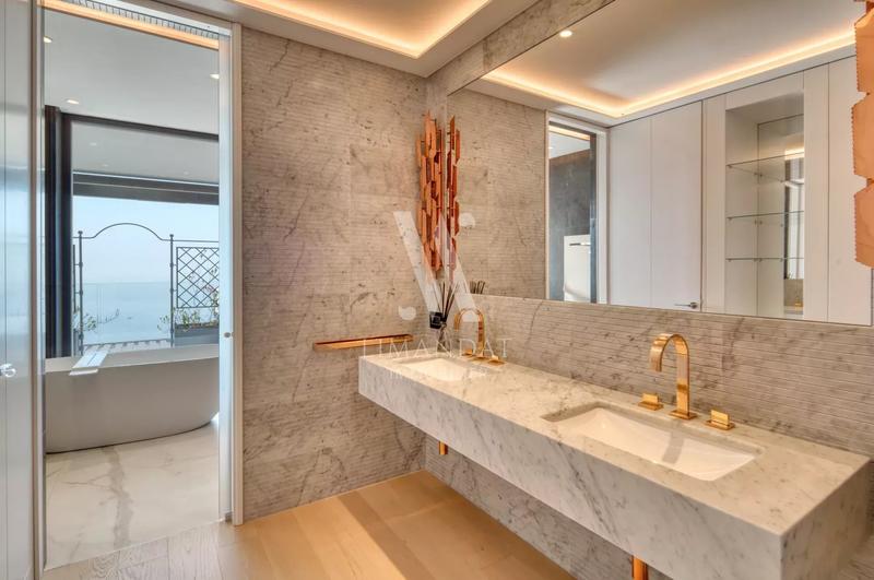 Villa - 570 m² - 7 pièces