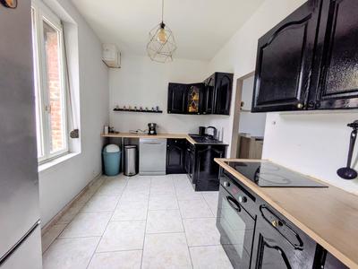 Maison - 99 m² - 5 pièces