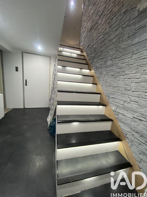 Maison - 216 m² - 7 pièces