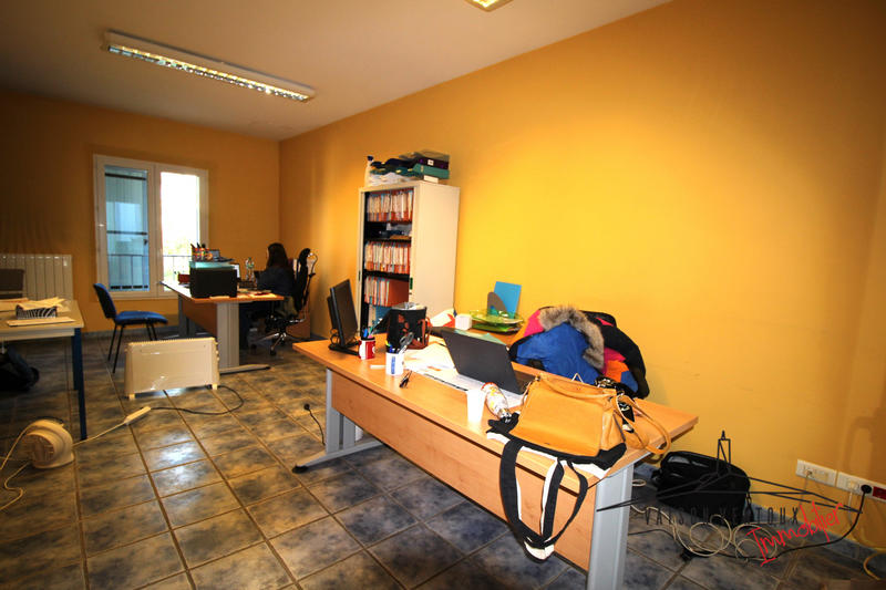Bureau - 250 m² - 9 pièces