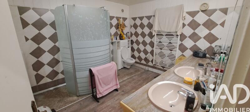 Maison - 215 m² - 4 pièces