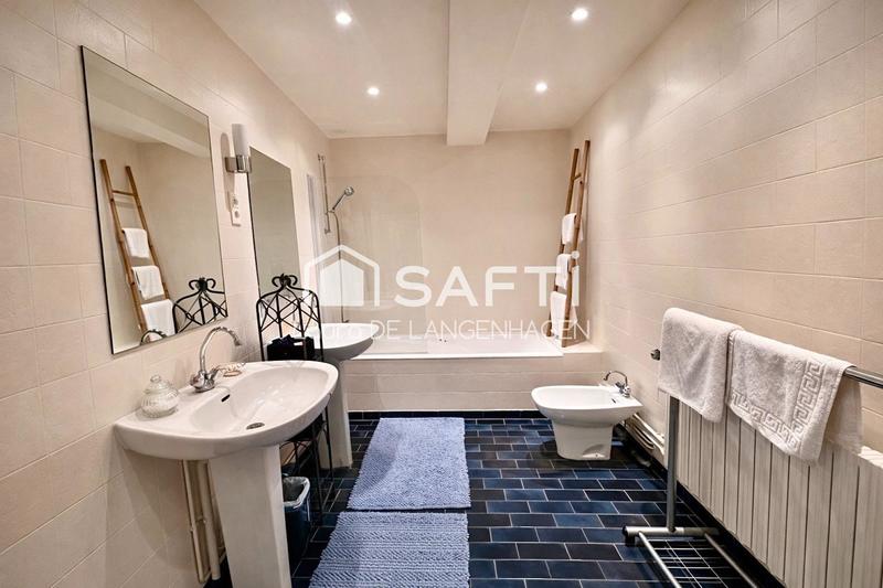 Propriété - 358 m² - 12 pièces