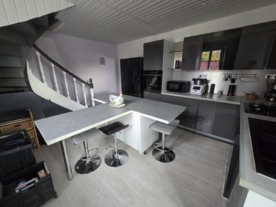 Maison traditionnelle - 94 m² - 4 pièces