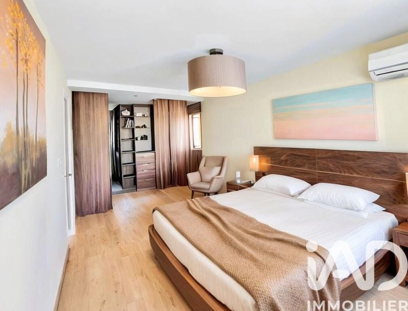 Maison de maîtres - 300 m² - 10 pièces