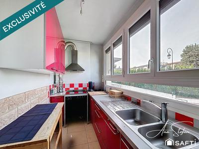 Appartement - 90 m² - 5 pièces