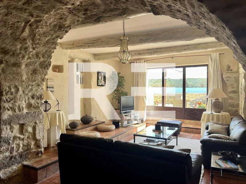 Maison - 298 m² - 7 pièces