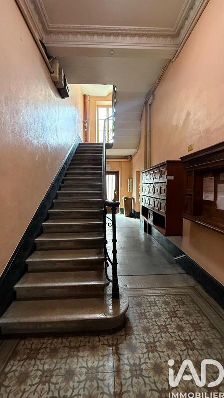 Studio - 9 m² - 1 pièce