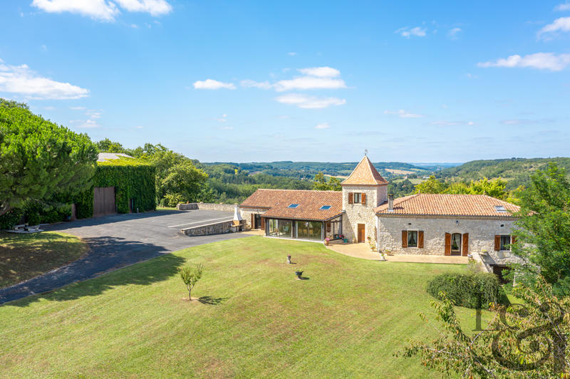 Maison - 190 m² - 7 pièces