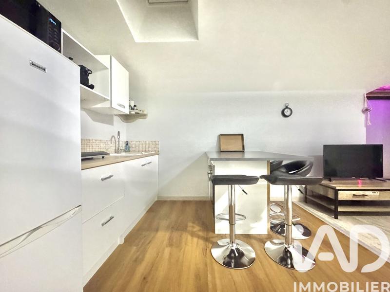 Maison - 303 m² - 9 pièces