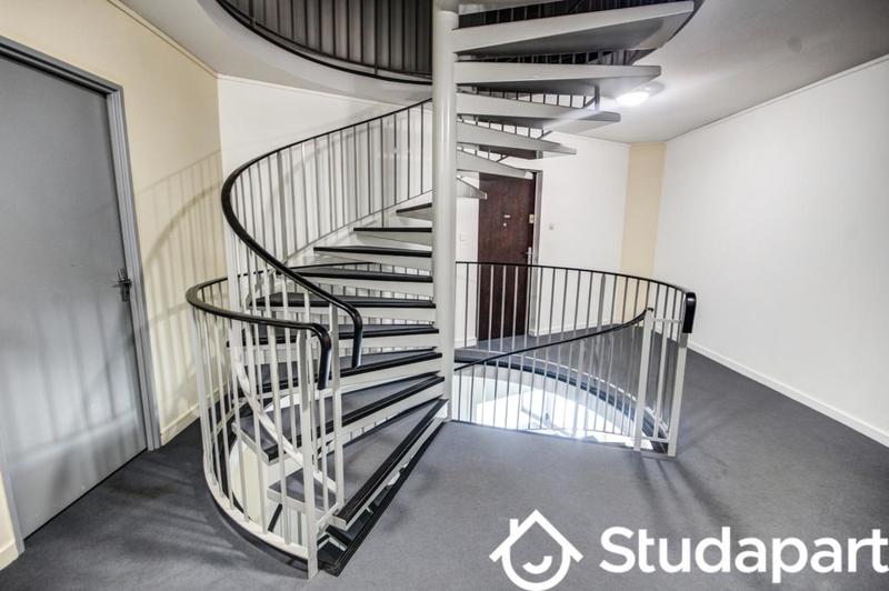 Chambre - 9 m² - 1 pièce