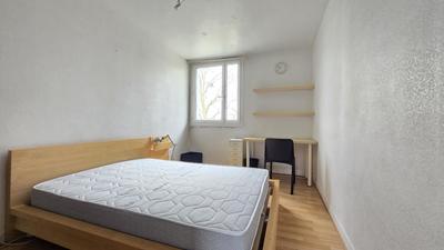 Appartement ancien - 70 m² - 4 pièces