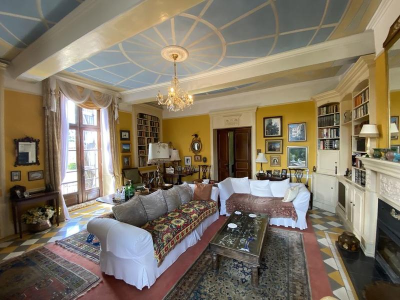 Maison en pierre - 383 m² - 14 pièces