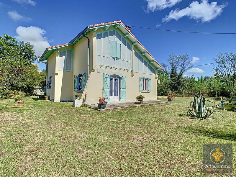 Maison - 158 m² - 7 pièces