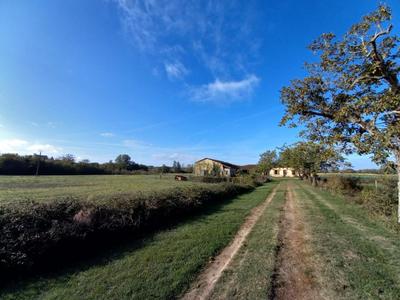 Corps de ferme - 250 m² - 8 pièces
