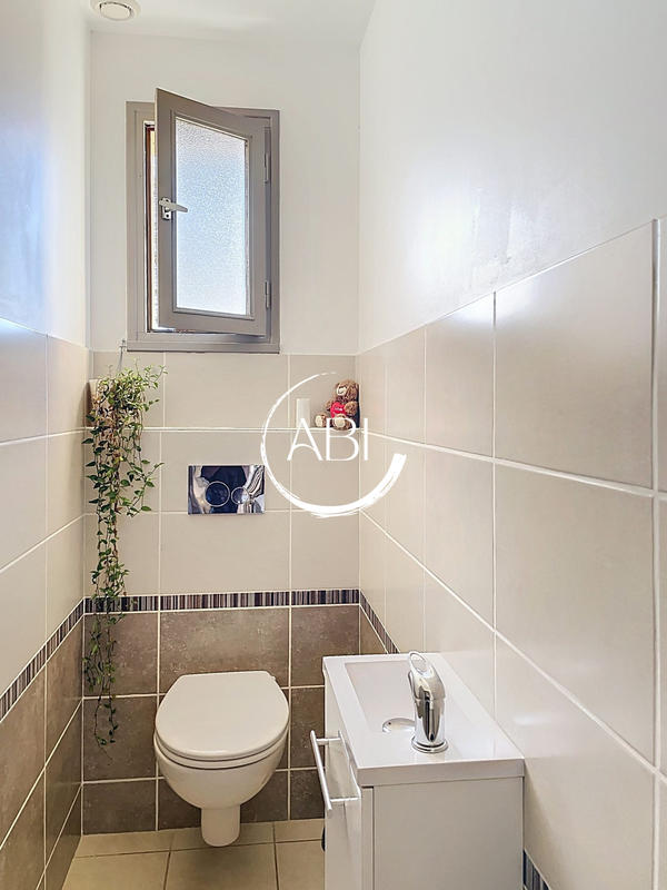 Maison traditionnelle - 115 m² - 5 pièces