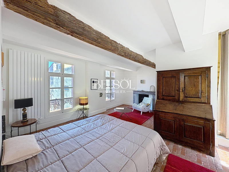 Maison - 300 m² - 8 pièces