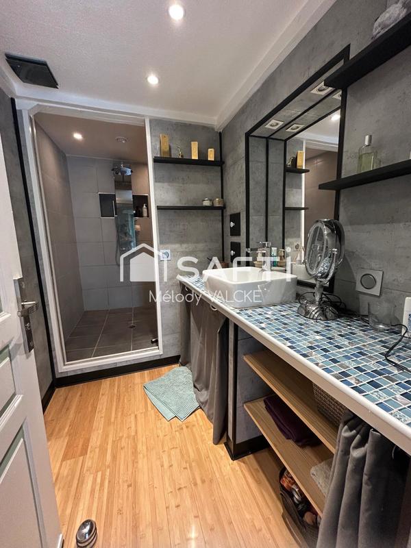 Maison - 226 m² - 7 pièces