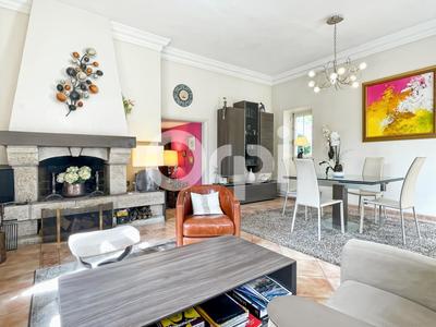 Maison - 203 m² - 7 pièces