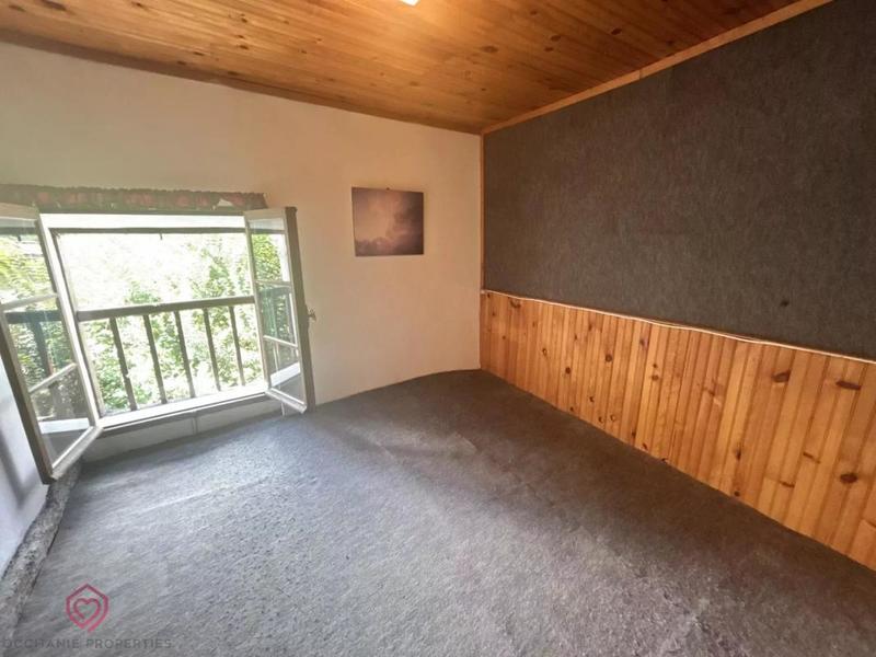 Maison - 200 m² - 7 pièces