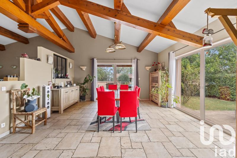 Maison - 250 m² - 7 pièces