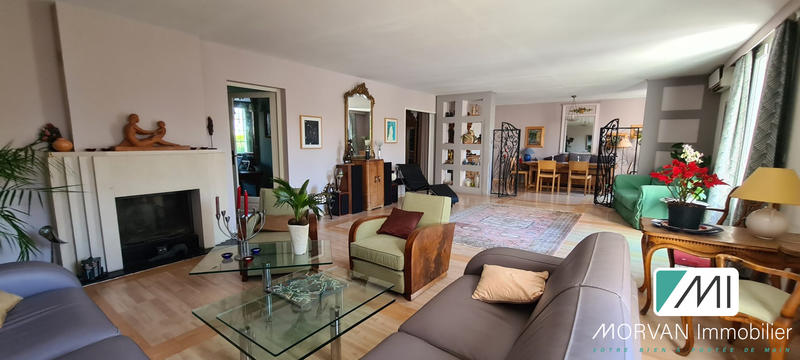 Maison - 290 m² - 11 pièces