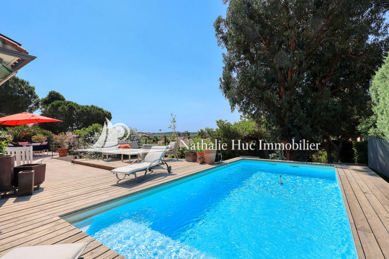 Maison - 200 m² - 3 pièces