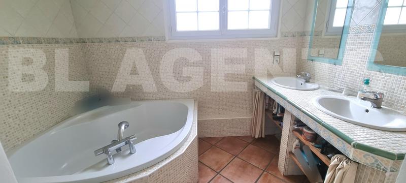 Maison - 176 m² - 7 pièces