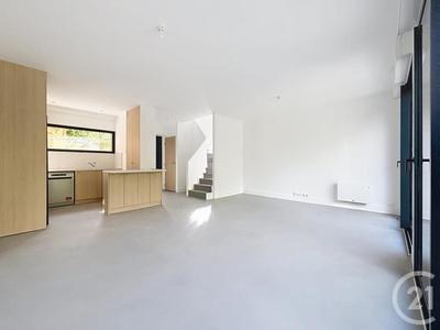 Maison - 93 m² - 4 pièces