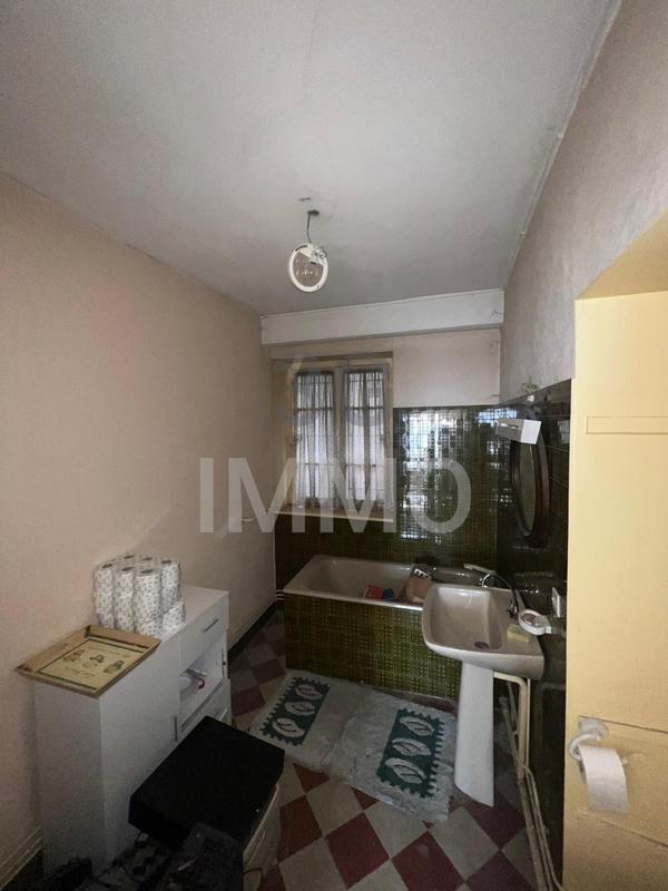 Immeuble - 102 m² - 5 pièces