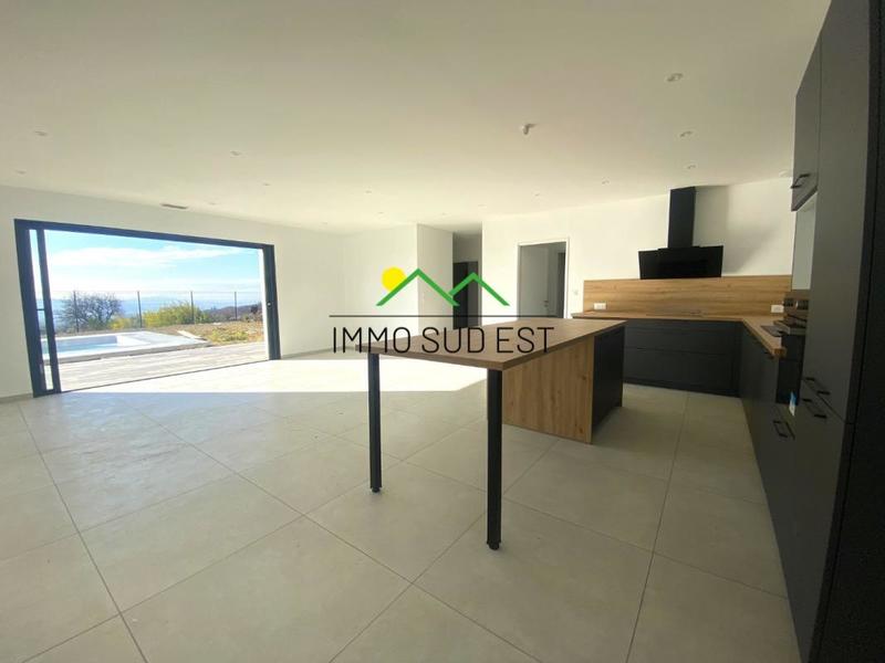 Maison - 120 m² - 6 pièces