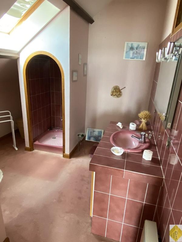 Maison - 259 m² - 8 pièces