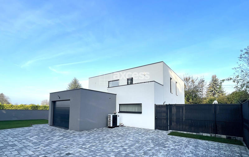 Maison - 180 m² - 6 pièces