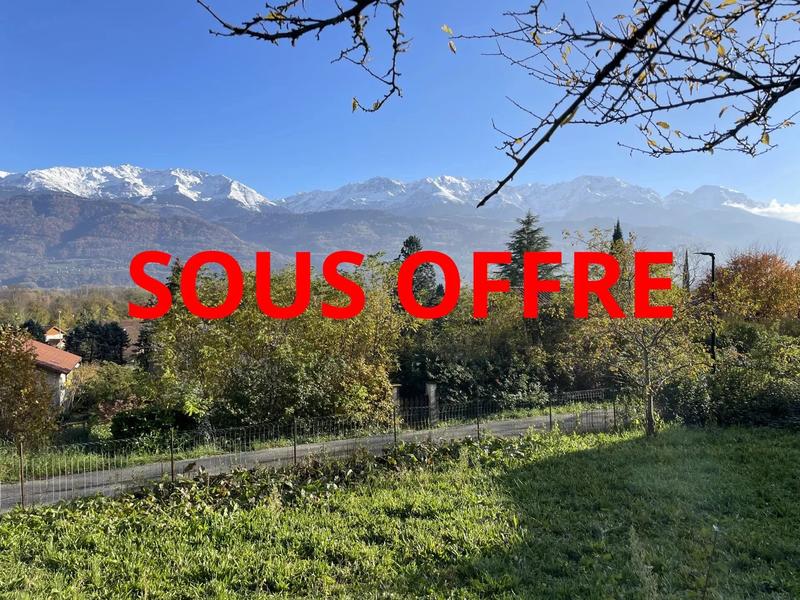 Terrain constructible - 1 060 m²