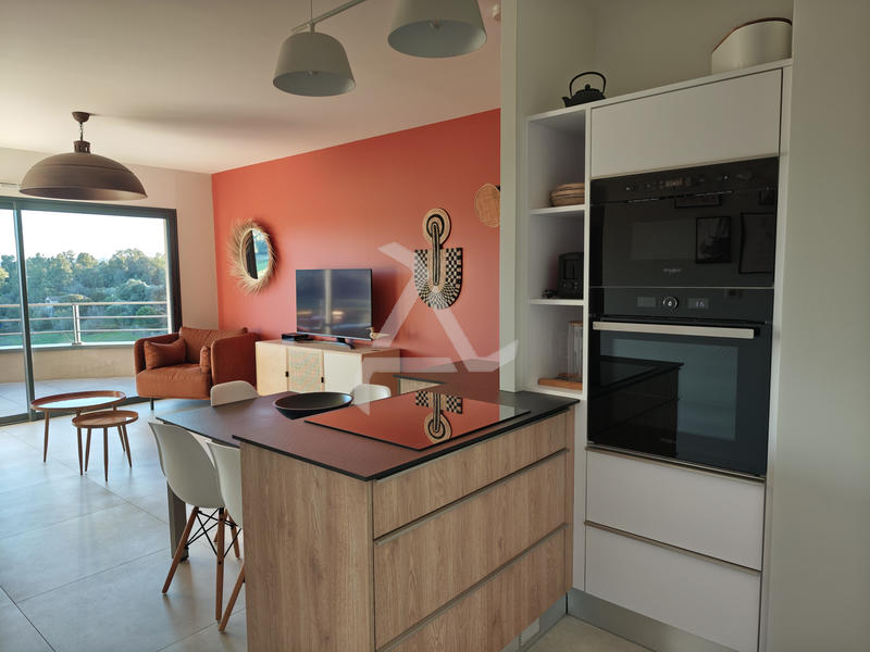 Appartement - 65 m² - 4 pièces