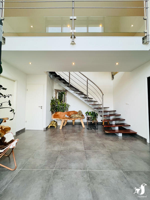 Maison - 255 m² - 7 pièces