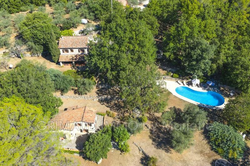 Propriété - 400 m² - 10 pièces