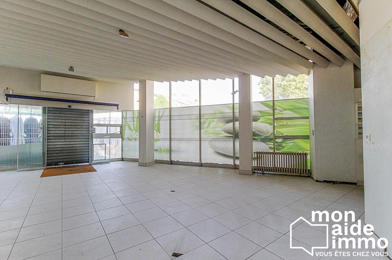 Local commercial - 148 m² - 3 pièces