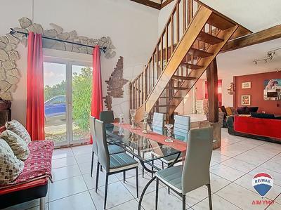 Maison - 250 m² - 5 pièces