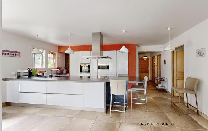 Villa - 144 m² - 10 pièces