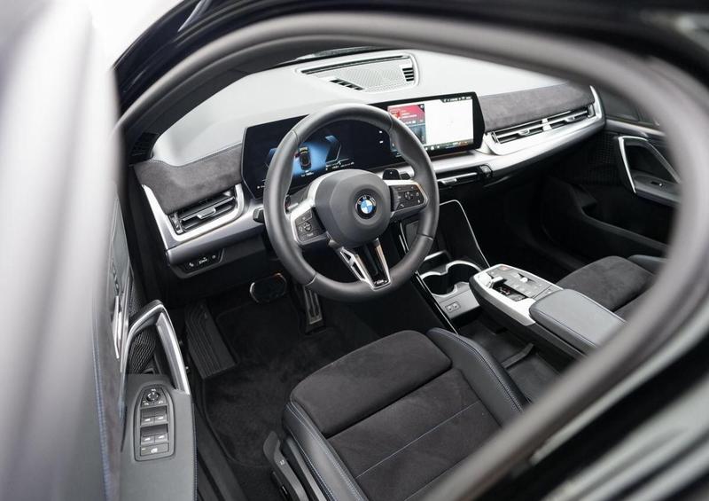 Bmw X2 20i 170 m-Sport / Toit Ouvrant Attache Remorque Coffre Elec Apple Carplay Android Auto