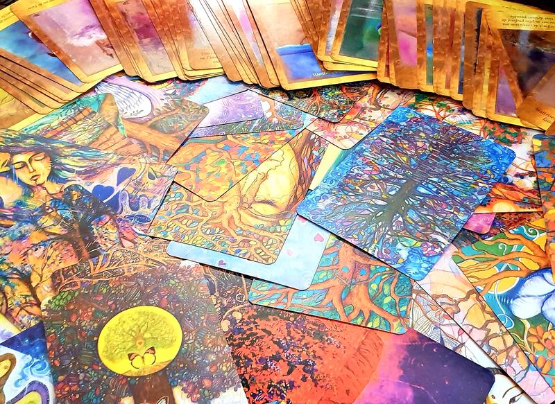 Thérapie brève en accompagnement par les cartes associées