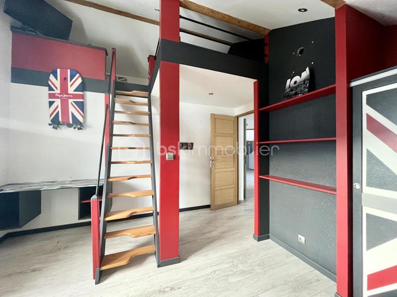 Maison - 166 m² - 6 pièces