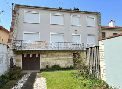 Maison - 90 m² - 5 pièces