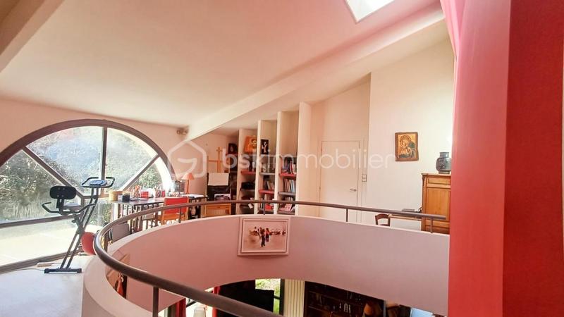 Villa - 245 m² - 8 pièces