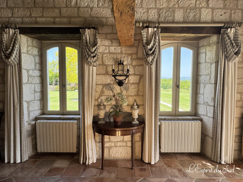 Maison - 750 m² - 21 pièces